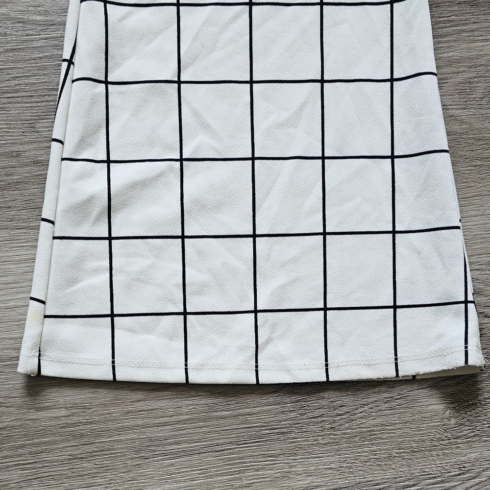 Grid Print 2-Piece Set - Size Small - Picture 8 of 10